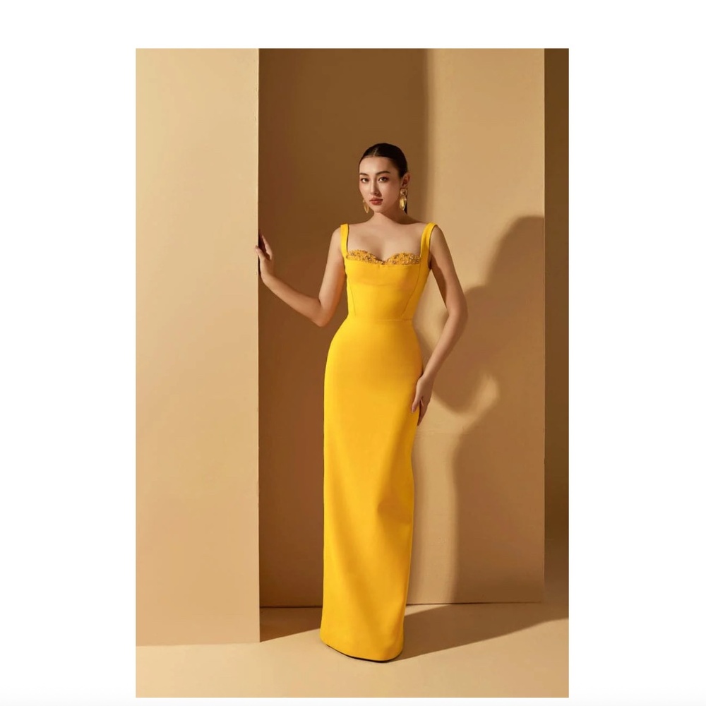 CULT MIA Yellow Jensen Crystal Bodycon Dress